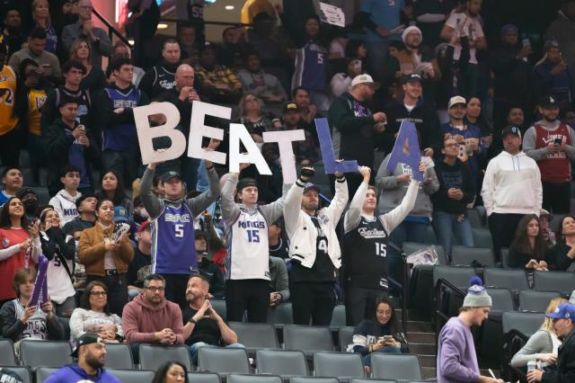 在线投注-【现场】紫色光束射向夜空 国王送湖人沮丧一败