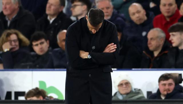 7连败后8连败0进球，范尼在莱斯特自毁前程